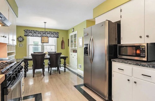 Reeds Lake House | Fantastic 3-bedroom house with AC in Grand Rapids