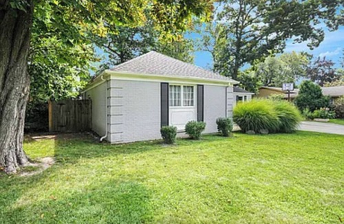 Reeds Lake House | Fantastic 3-bedroom house with AC in Grand Rapids