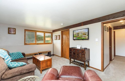 The Galena Territory House | Fantastic 3 Bedroom Getaway next to Lake Galena!