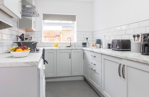 Swinton House | Fantastic 3-bedroom house in Swinton, Manchester