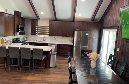 Lake Arrowhead Cabin | Fantastic 4-bedroom cabin. Amazing Game Room.