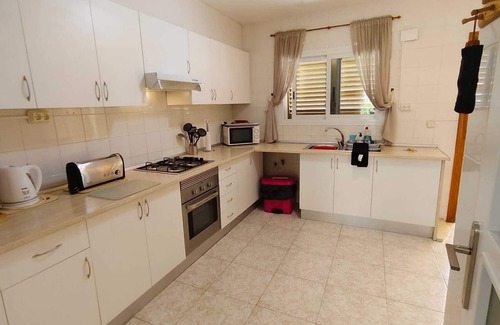 Coveta Fuma House | Fantastic 4 bedroom Townhouse close to the Beach with a Communal Swimming Pool