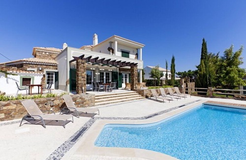 Vila Nova De Cacela Villa | Fantastic 5 bedroom property with pool in Vila Nova de Cacela