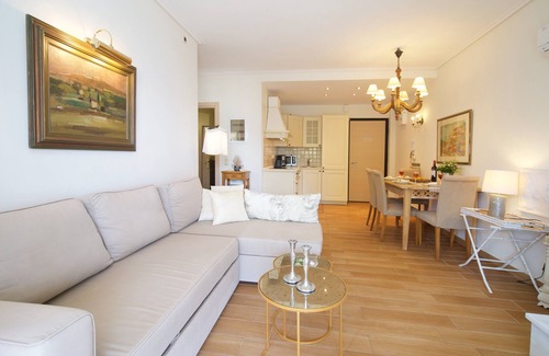Karavomylos Apartment | Fantastic beachfront apartments in Karavomylos, Kefalonia, Chloe Apartment