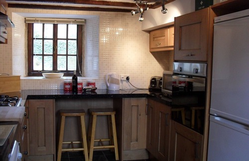 Ashford-in-the-Water Cottage | FANTASTIC OFFERS AVAILABLE! - A Luxury 3 bedrooms, 3 bathrooms
