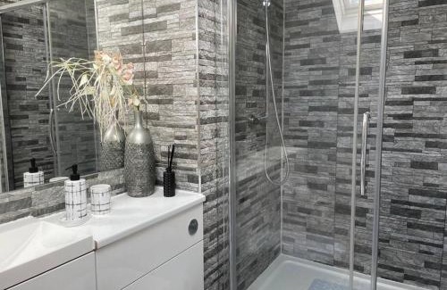 Falkirk Villa | Fantastic home in Brightons, Falkirk.