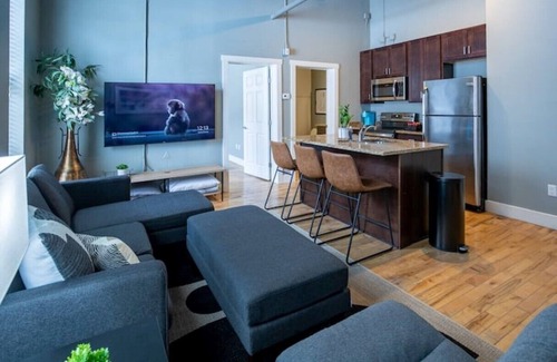 Downtown Apartment | Fantastic King Bed Loft Stay right downtown!