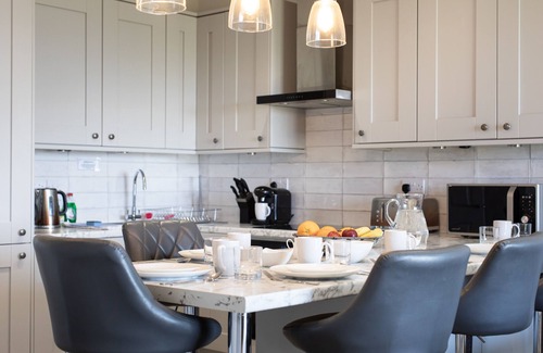 Deganwy Apartment | Fantastic Location with Stunning Estuary Views