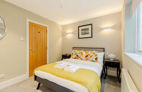 Angel House | Fantastic Multilevel 3BR, Vibrant Angel, 5min Tube