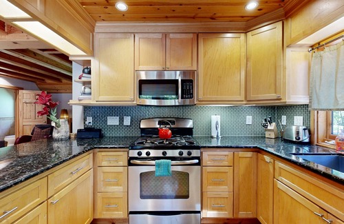 Northwood House | Fantastic Wooded Gem W/Private Hot Tub, Free WiFi, Furnished Deck, & Gas Grill