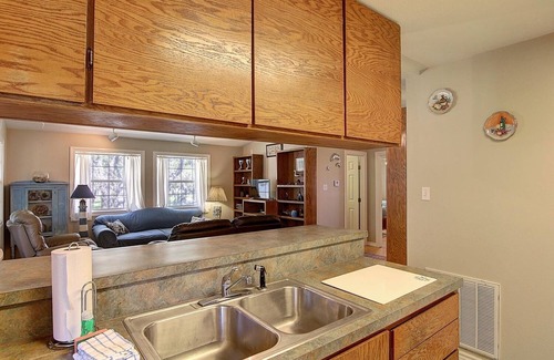 Aransas Pass House | Fantasy Oaks Lodge 4 Bedroom Home by RedAwning