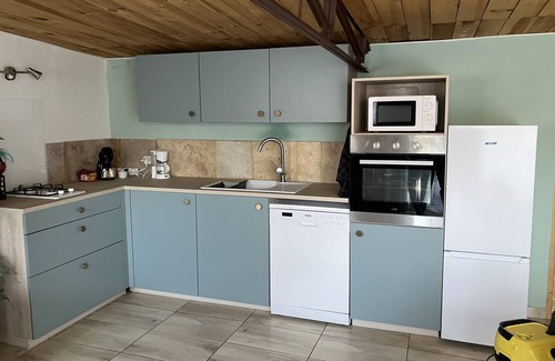 Les Eglisottes-et-Chalaures Cabin | Farmhouse cabin with indoor pool and Jacuzzi