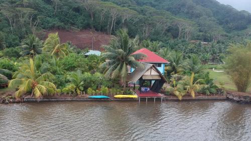 Taha'a Resort | Fare Piti Les pieds dans le lagon