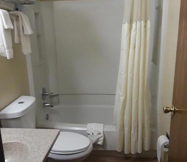 Faribault Hotel | Faribault Hometown Inn & Suites