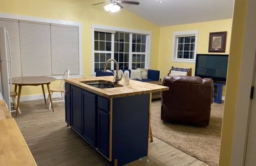 Buhl Apartment | Farm Breakfast, Serene Escape, Hot Pools Nearby