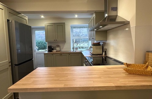 Slate Islands Cottage | Farm Cottage 2 - a spacious house that sleeps up to 10 guests