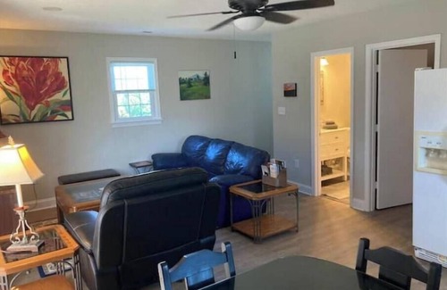 Goode Other | Farm Cottage ★ Mountain Views ★ Hot Tub