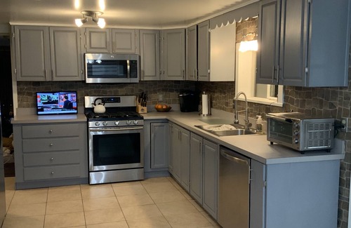 Malone Cottage | FARM HOUSE COTTAGE! Salmon River Cottage surrounded by woods