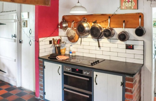 Llanybydder Cottage | Farm House - UK50262