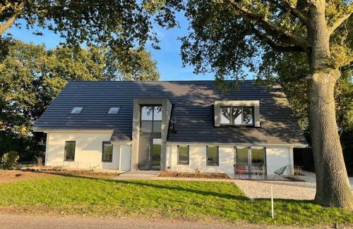 Lutten House | Farm Room Horizon