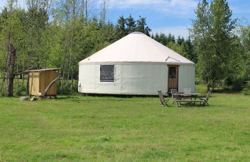 Shawnigan Lake Cabin | Farm-Stay one bedroom Eagle yurt