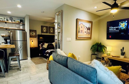 Helotes Apartment | Farm studio