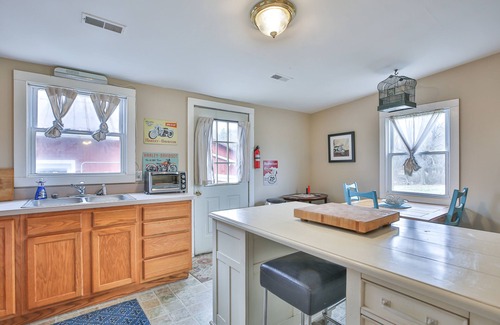 Lovettsville House | Farm View Cottage With Pond