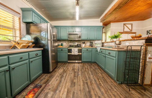 Lakeland Other | FarmCharm getaway outside Memphis - Nearby winery