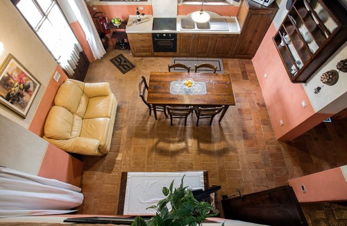 Siena Historical Center Apartment | FARMH. PODERE CUNINA 25 KM SUD SIENA DI FRONTE AL MONTALCINO PRENDENDO LEZIONI DI CUCINA