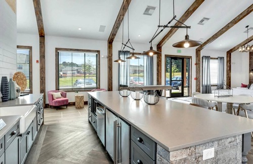 Madison Apartment | FarmHaus 2BD 2 - Two Bedroom Apartment, Sleeps 4