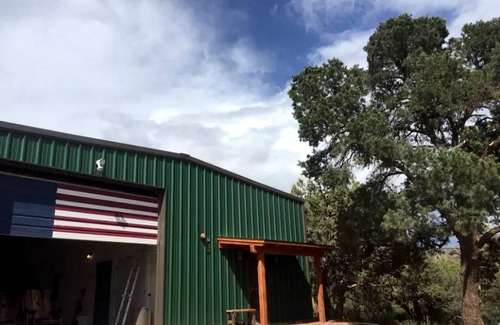 Oak Creek House | Farmhouse ∙ 2 bedrooms ∙ 10 guests