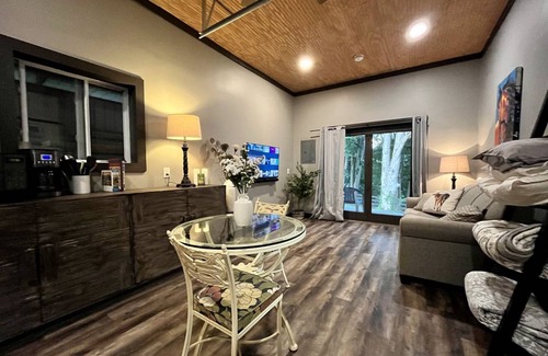 Millersville House | Farmhouse ∙ 1 bedroom ∙ 3 guests