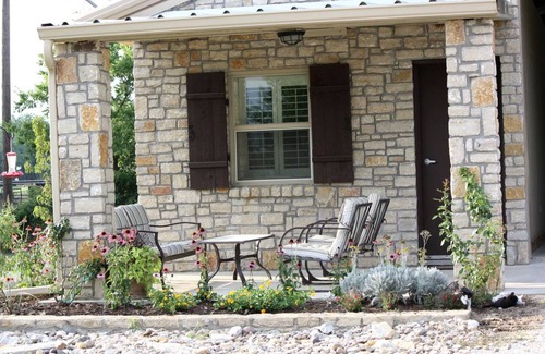 Weatherford House | Farmhouse ∙ 1 bedroom ∙ 4 guests