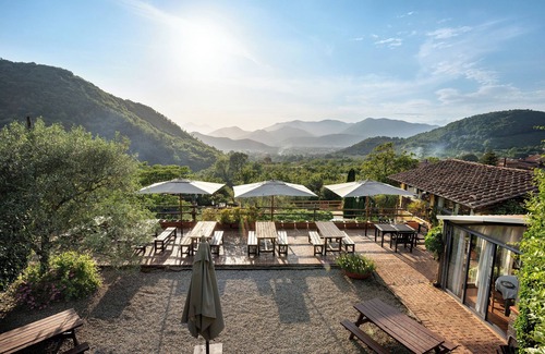 Fisciano Apartment | Farmhouse 'Camera Quadrupla Con Vista Giardino' with Mountain View, Wi-Fi and Air Conditioning