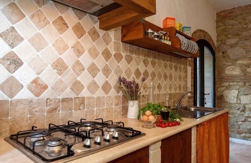 Bollano Apartment | Farmhouse for 8 people with swimming pool in Asciano and near Siena