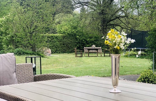 Dahlem House | Farmhouse from 1869 with modern ambience, free WLAN, oven and large garden