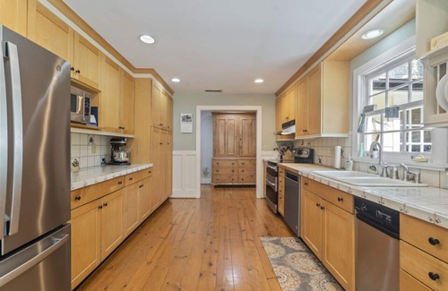 Anderson Township House | Farmhouse, Gardens, Pool, Fishing Pond, Pergolas