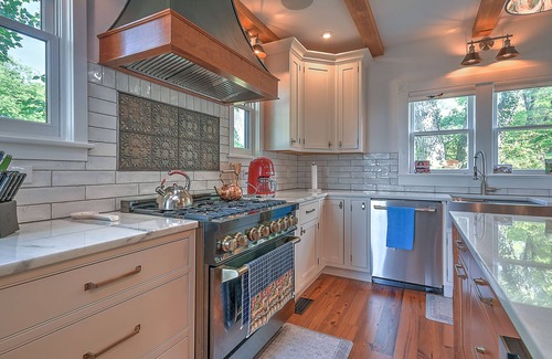 Abingdon House | Farmhouse great location.