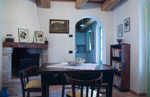 Cagli House | Farmhouse "Il Posto delle Viole" - Iris