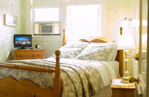 Canning Bed & Breakfast | Farmhouse Inn B&B