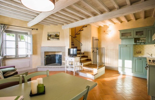 Castiglion Fibocchi Apartment | Farmhouse San Pietro apartment Cypress