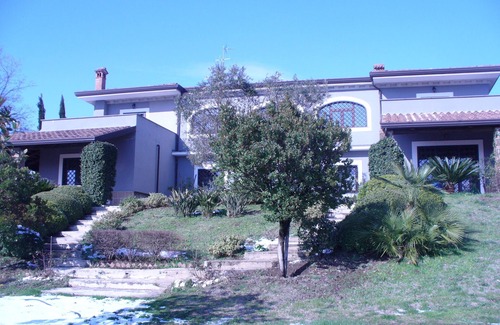 Castel Campagnano House | FARMHOUSE "NEST OF THE EAGLE"