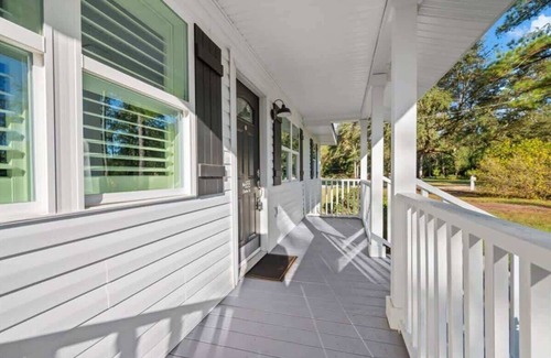 Richmond Hill House | Farmhouse Retreat near Savannah