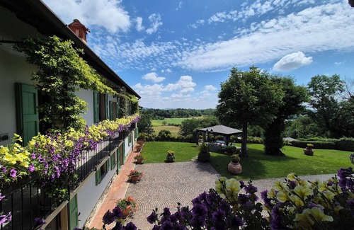 Albese con Cassano Villa | Farmhouse with private pool