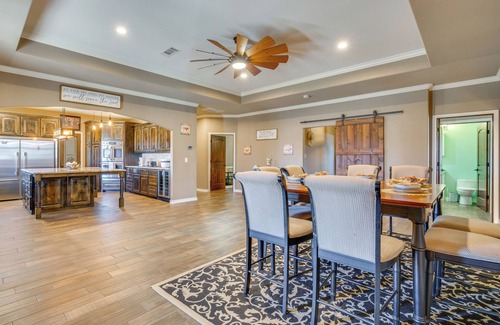 Sanger House | Farmhouse w/RV Parking: Close to Lake Ray Roberts