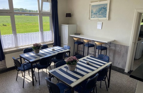 Neede House | Farmhouse with large garden and play equipment