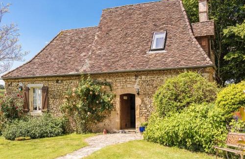 Thenon House | Farmhouse with private pool, large garden and playground