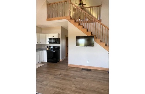 Harrodsburg Villa | Farmview Villa on Bourbon Trail with HOT TUB-2