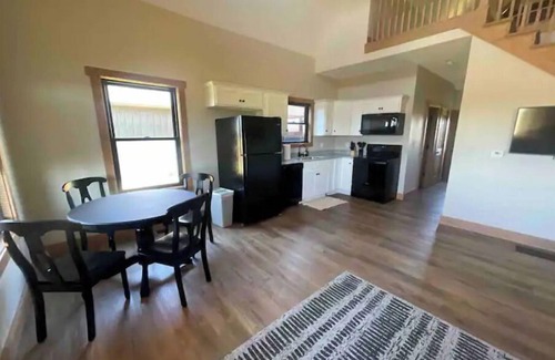 Harrodsburg Villa | Farmview Villa on Bourbon Trail with HOT TUB-4