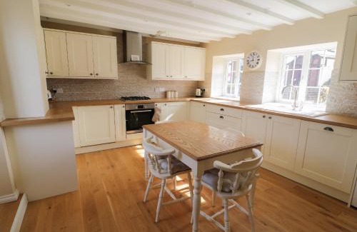 Sturton By Stow House | Farriers Cottage